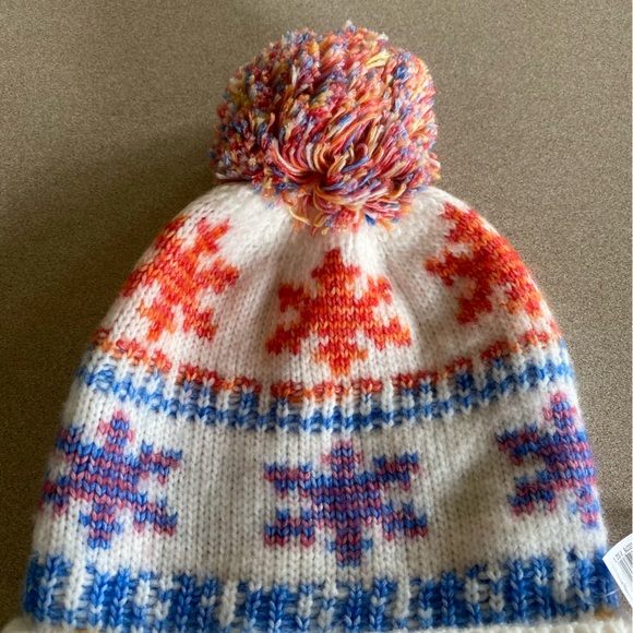 BNWT Old Navy Knit Pompom Hat - Picture 2 of 7